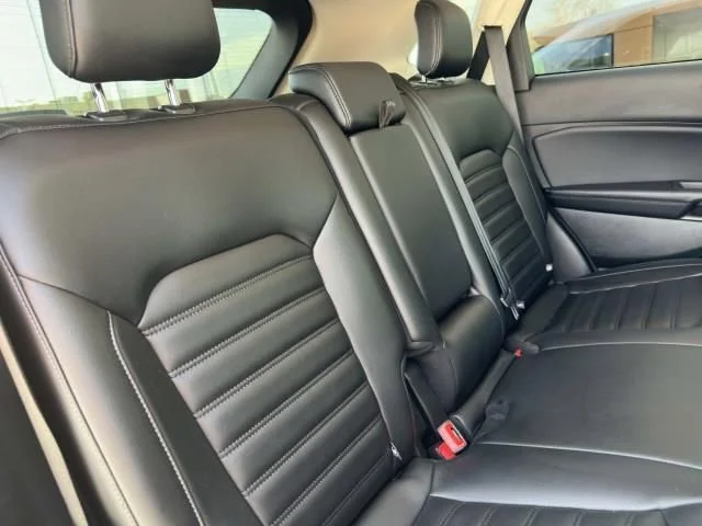 Used 2022 Silver Ford SEL image 45