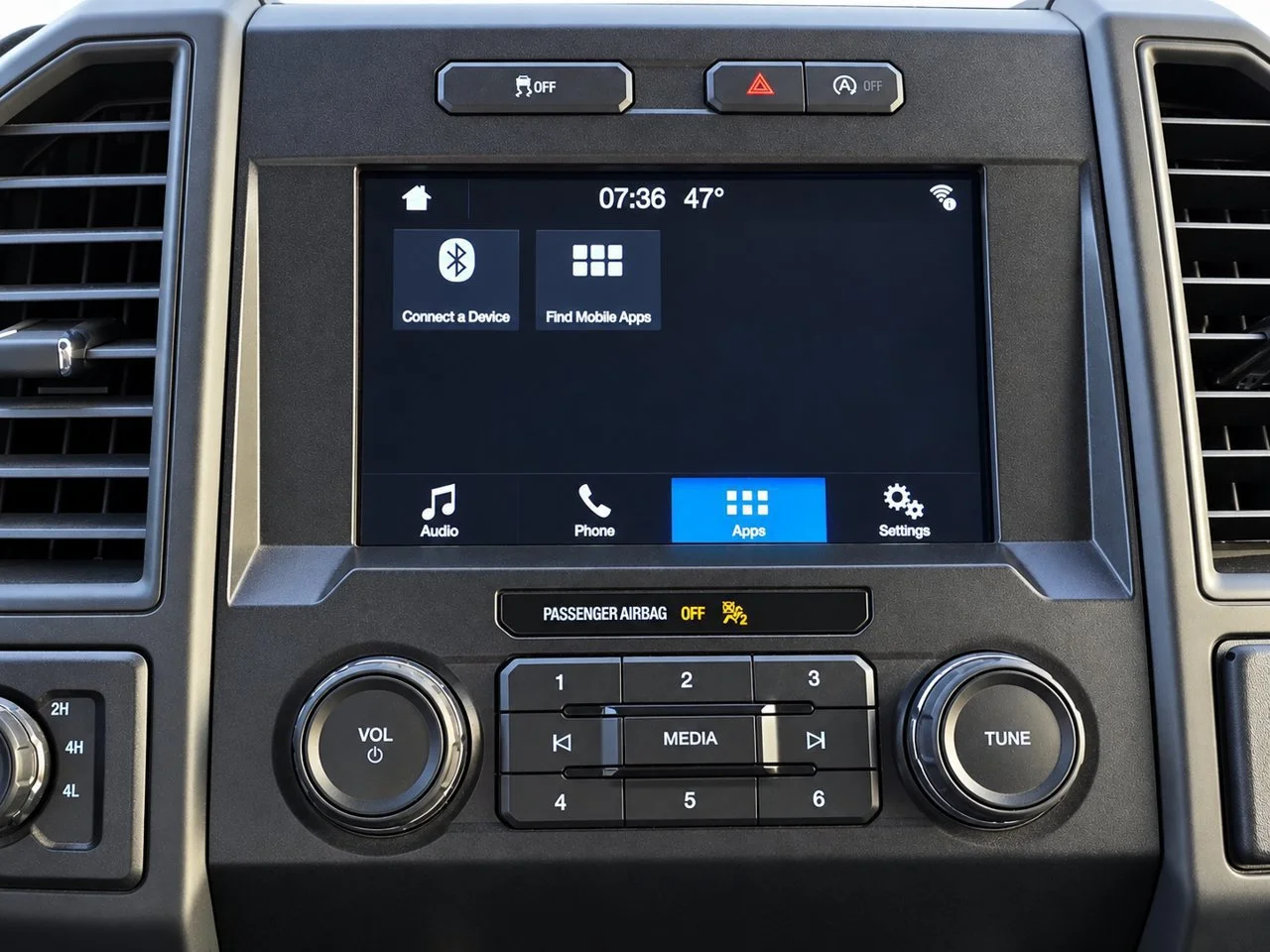 Used 2019  Ford  image 16