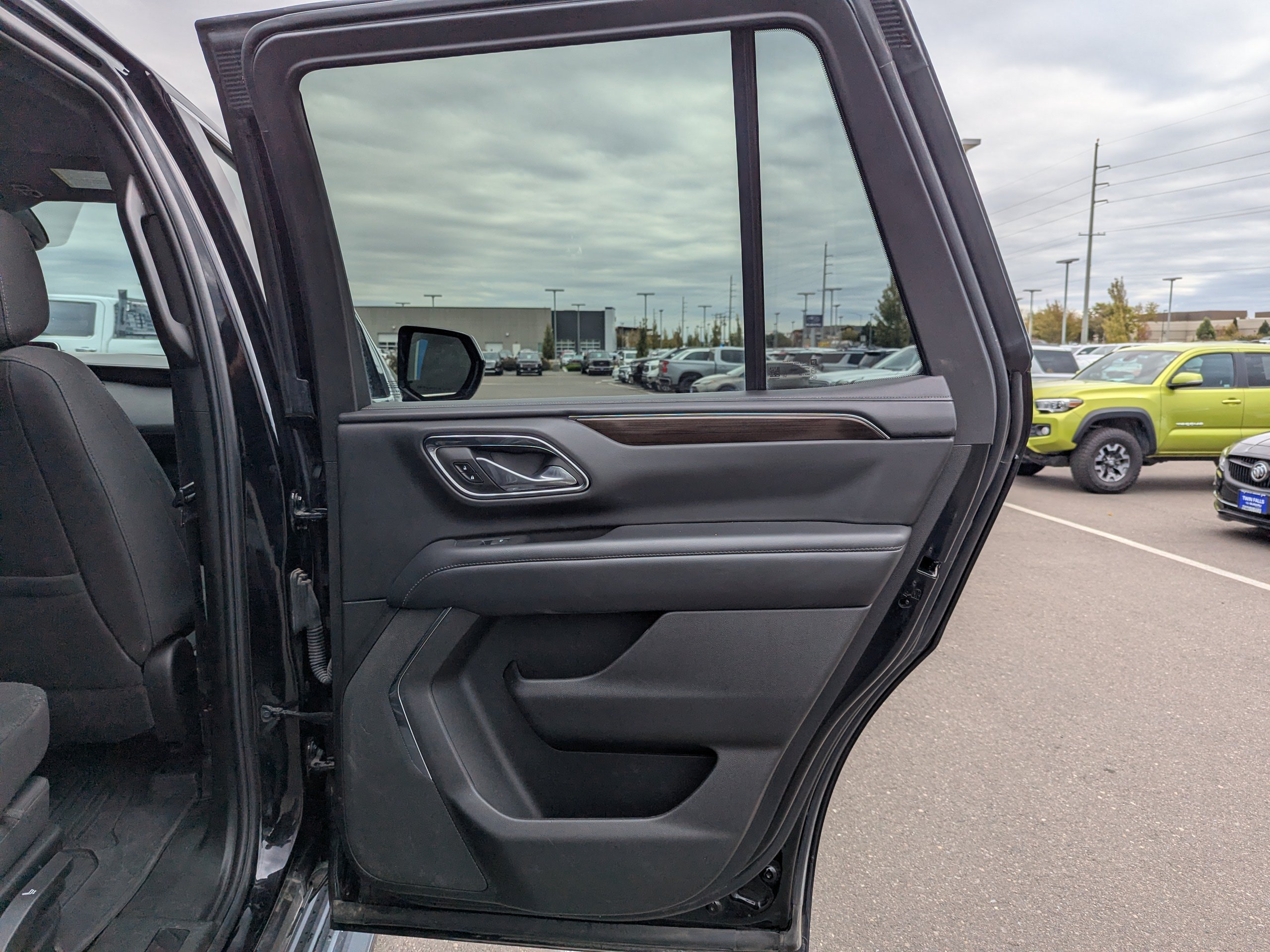 2023 GMC Yukon SLE - Photo 42