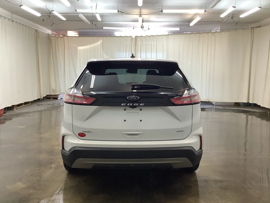 Used 2022 Oxford White Ford SEL image 6