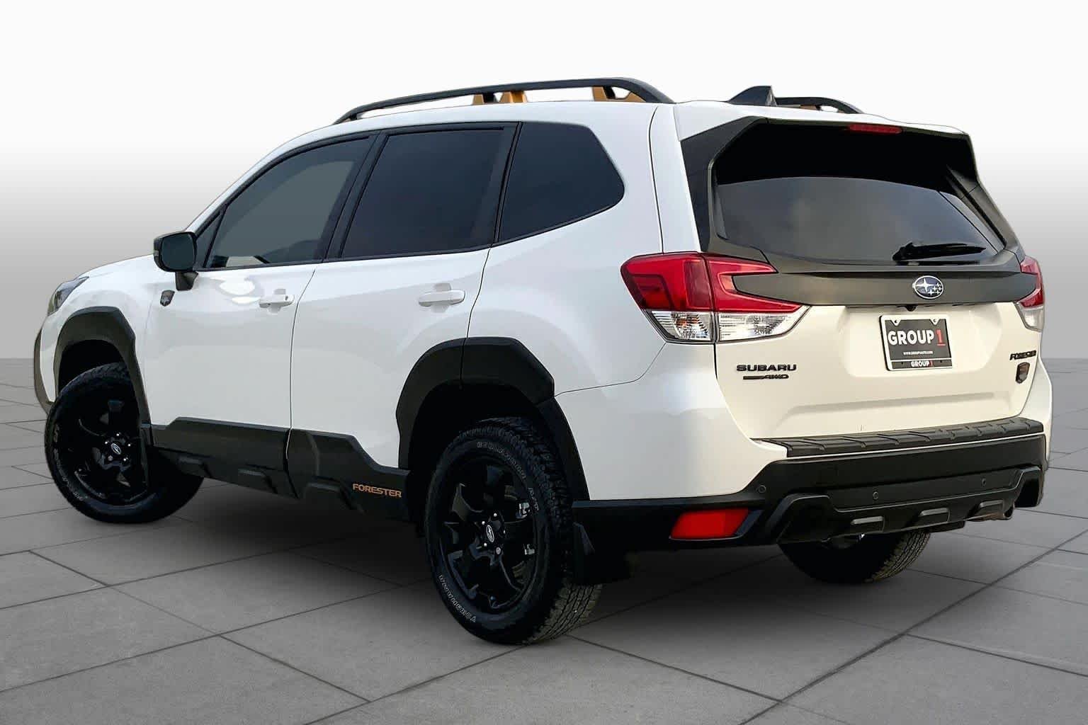 Used 2025 Crystal White Pearl Subaru Wilderness image 12