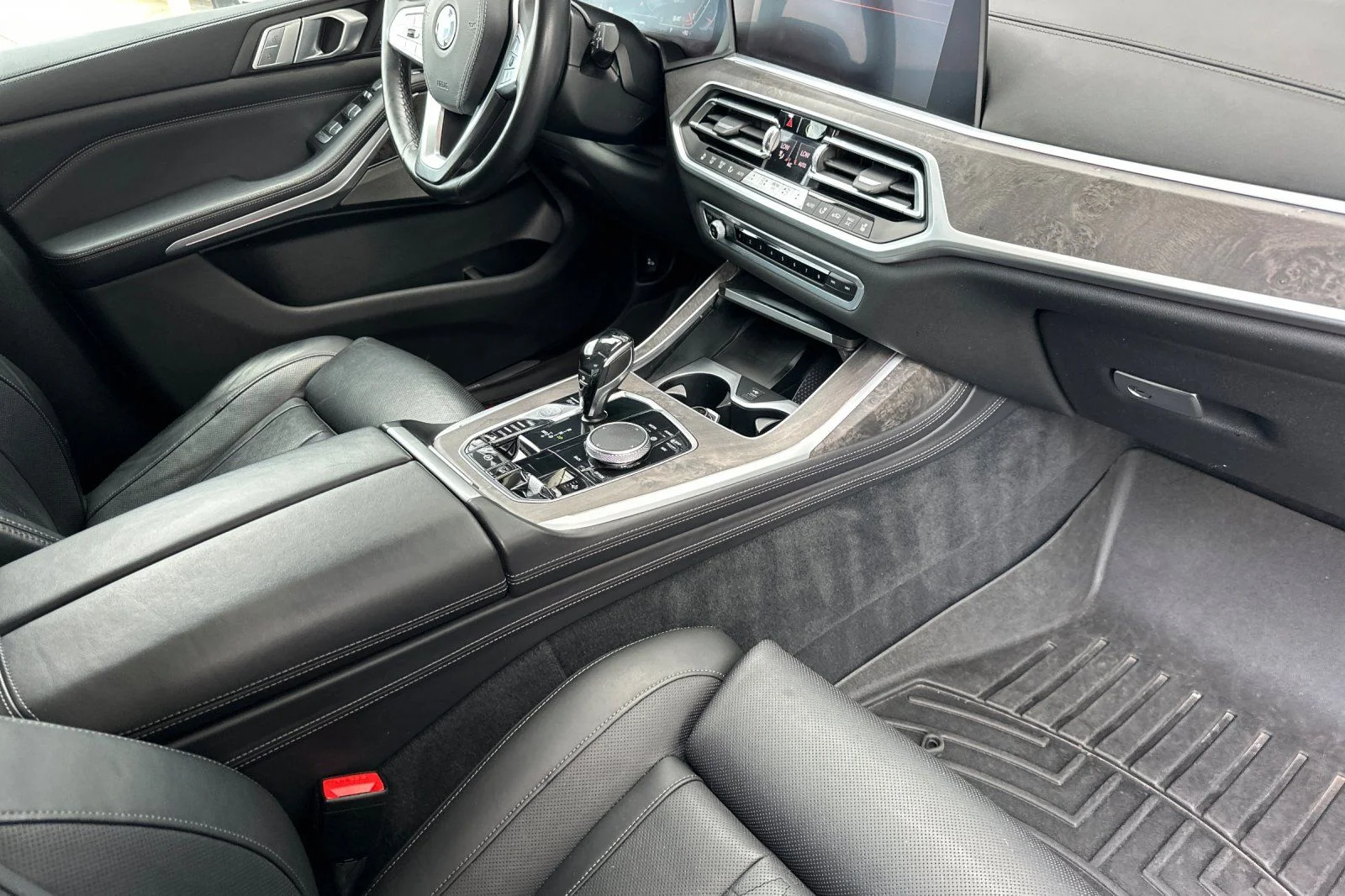 Used 2020 Blue BMW xDrive40i image 17