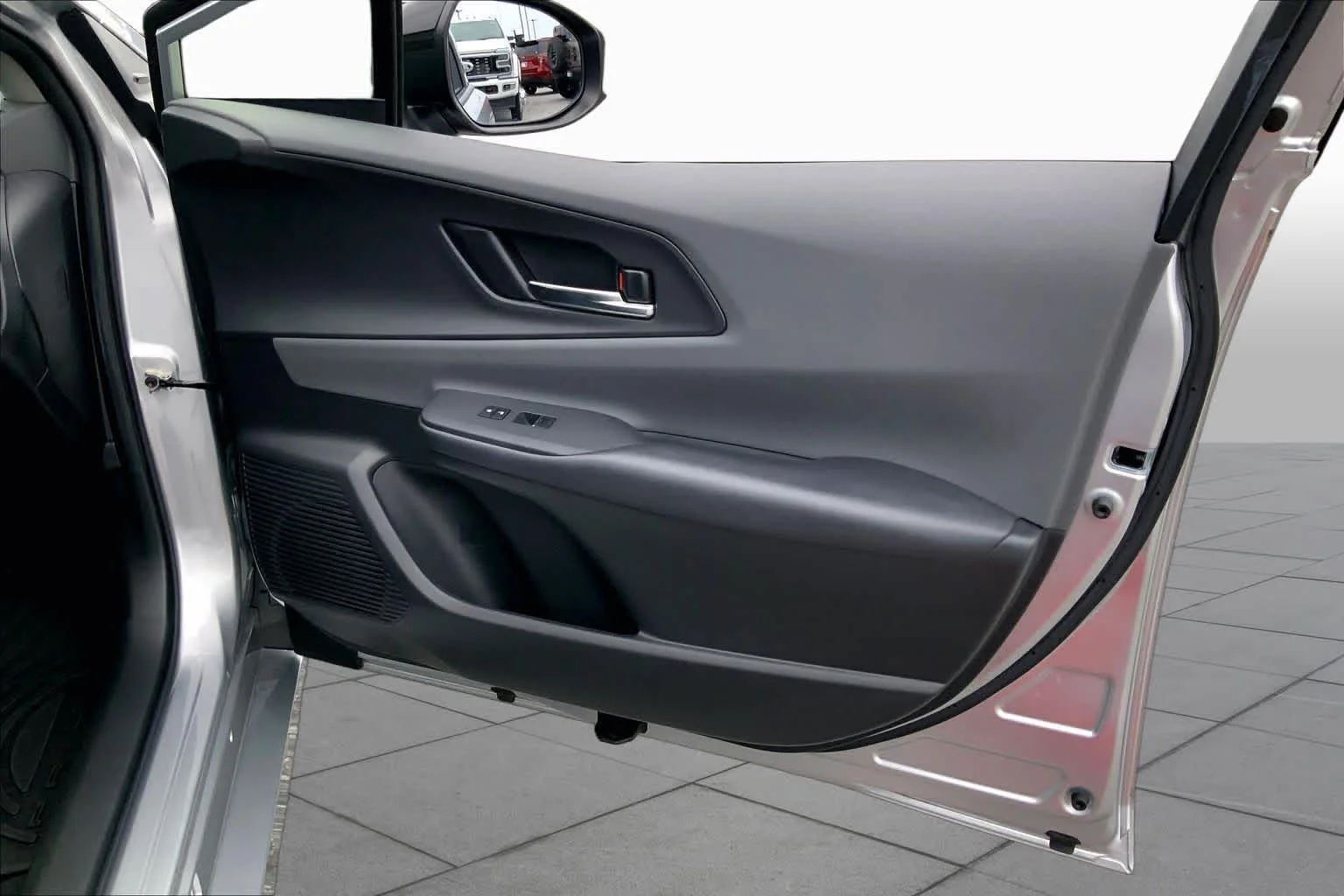 Used 2023 Cutting Edge Toyota XLE image 21