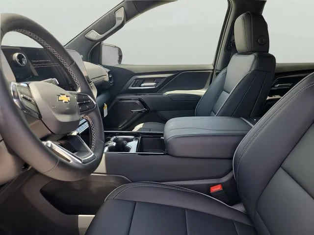 New 2026 Slate Gray Metallic Chevrolet LT - Standard Range image 20