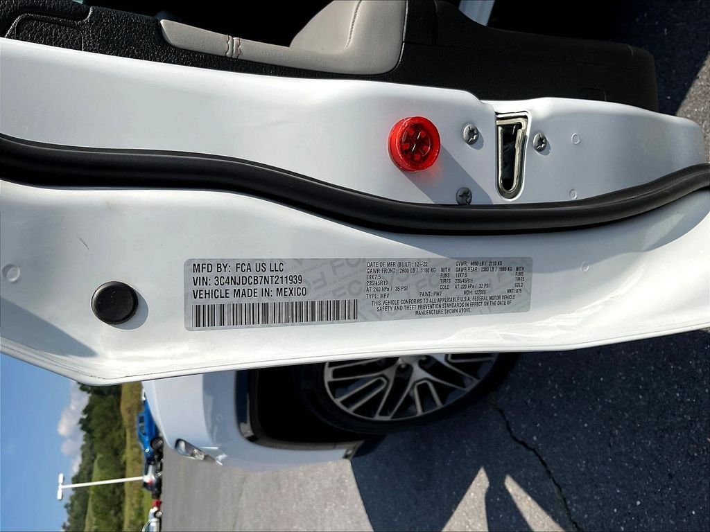 Used 2022 White Jeep Limited image 19