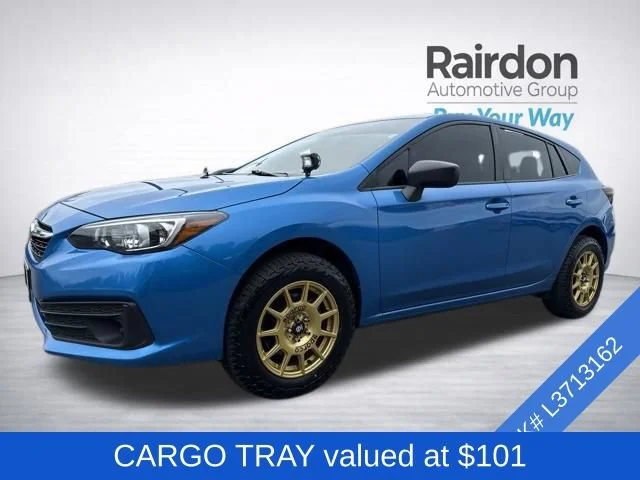 Used 2020 Ocean Blue Pearl Subaru Base image 3