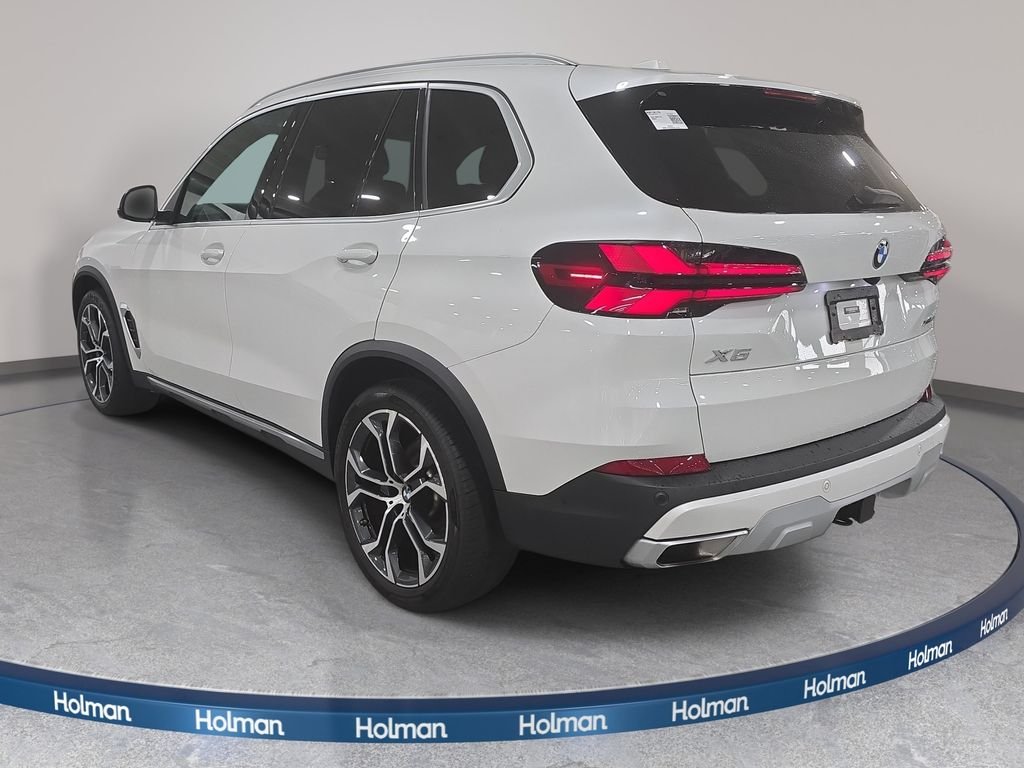 Certified Used 2024 Mineral White Metallic BMW xDrive40i image 7