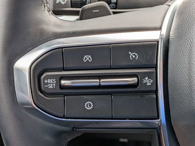 Used 2024 White GMC Elevation image 26