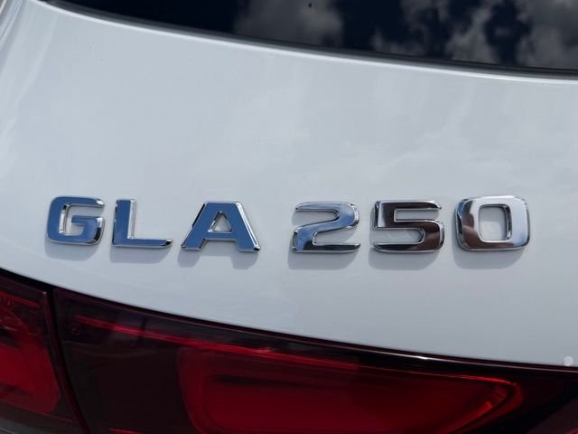 Used 2022 White Mercedes-Benz GLA 250 image 9