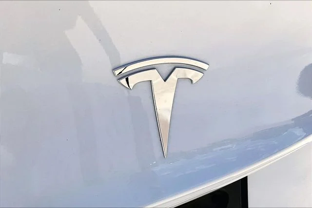 Used 2021 White Tesla Standard Range Plus image 21