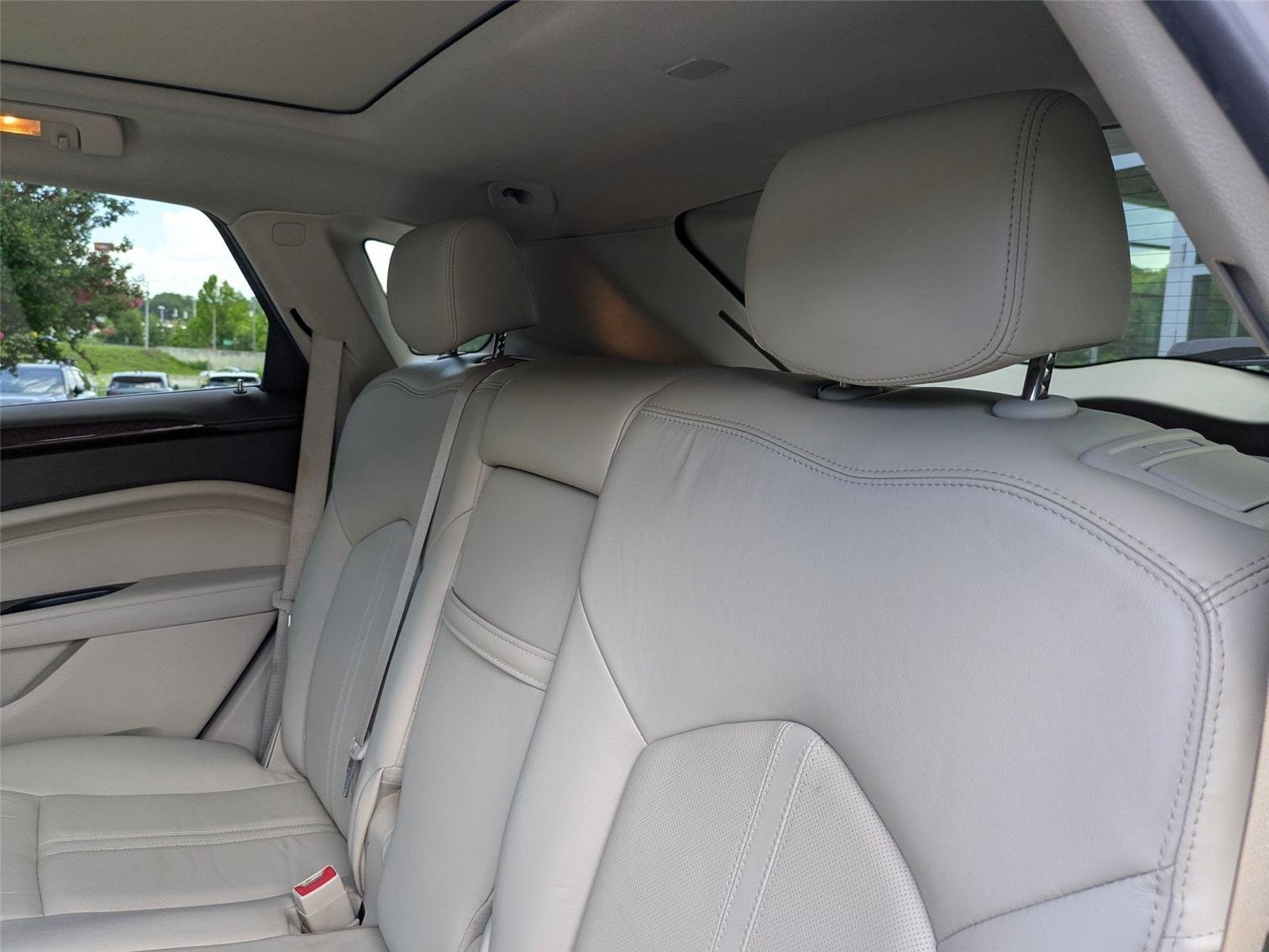 Used 2016  CADILLAC LUXU image 26