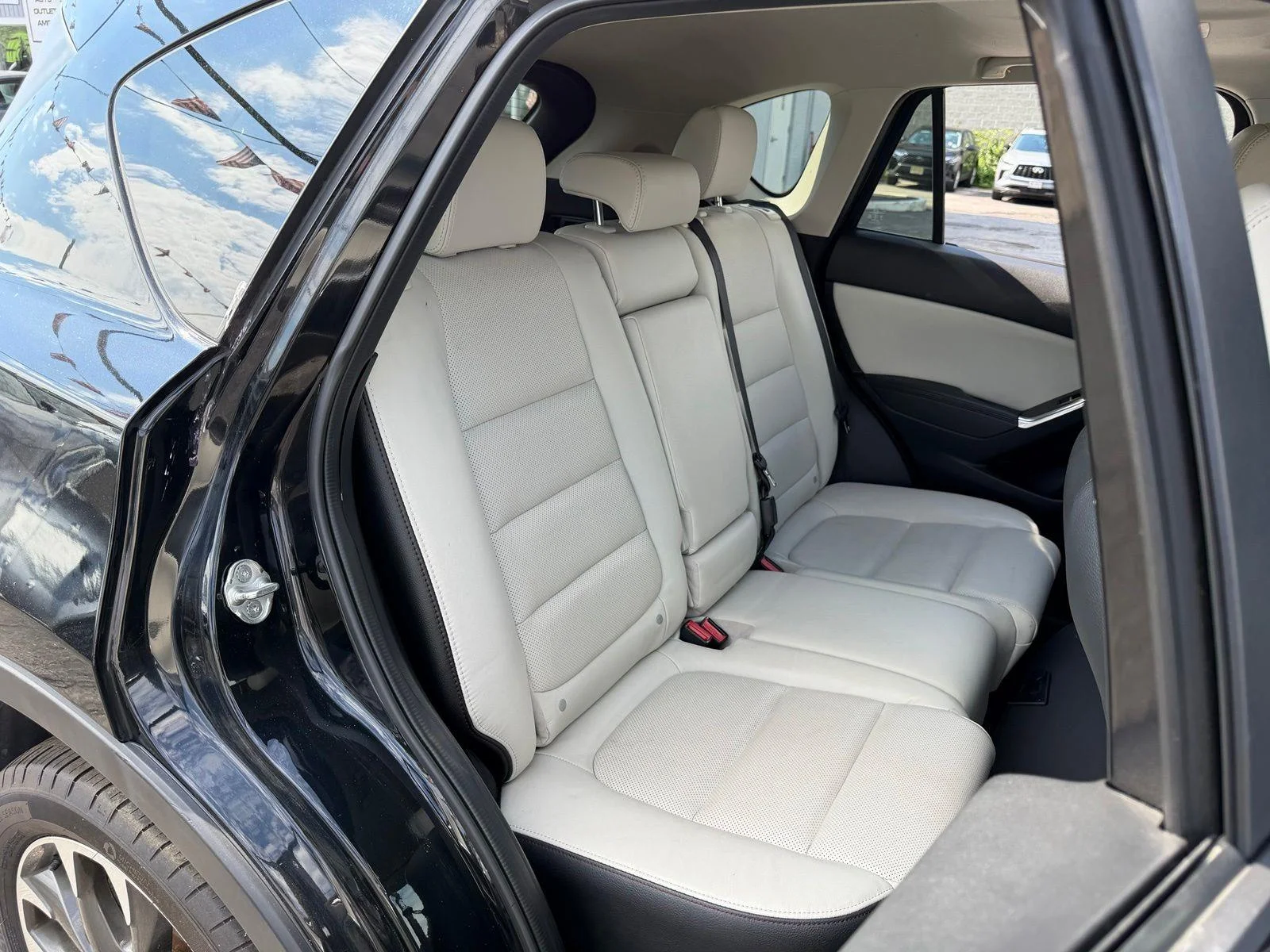 Used 2016 Black Mazda Grand Touring image 12