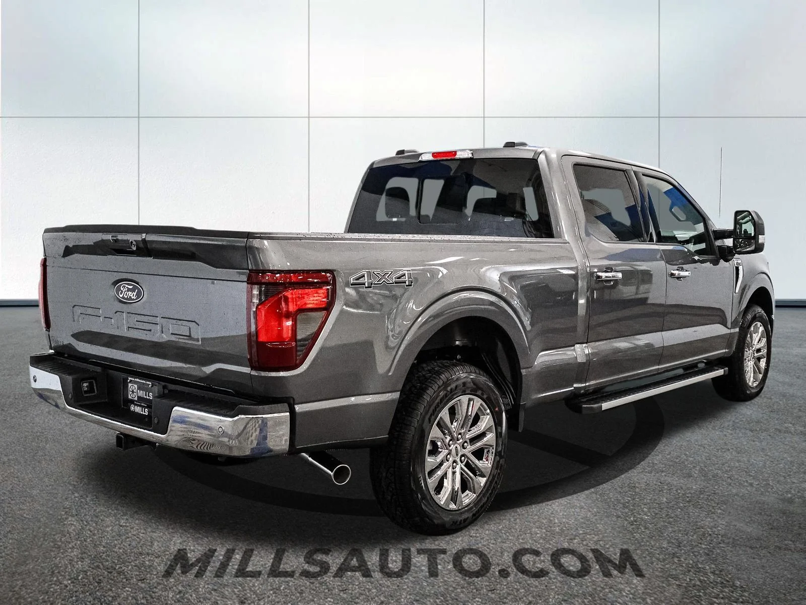 New 2026 Carbonized Gray Metallic Ford XLT image 8