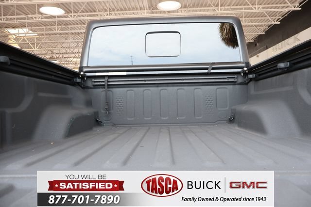 Used 2021  Jeep Overland image 17