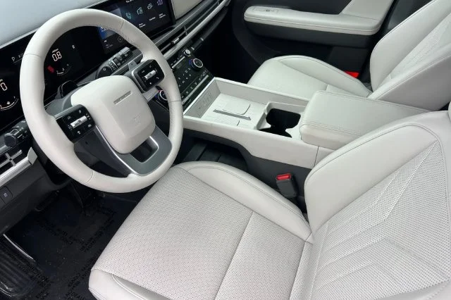 Used 2025 Silver Hyundai SEL image 10