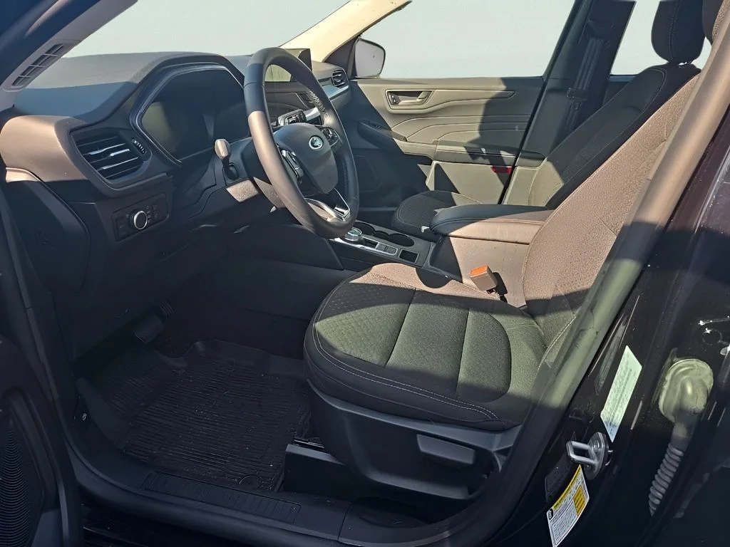 Used 2025 Black Ford Active image 38