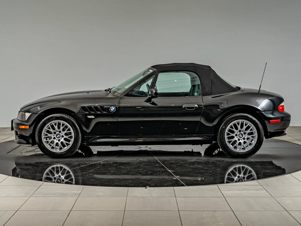 Used 2001 Jet Black BMW 2.5i image 9