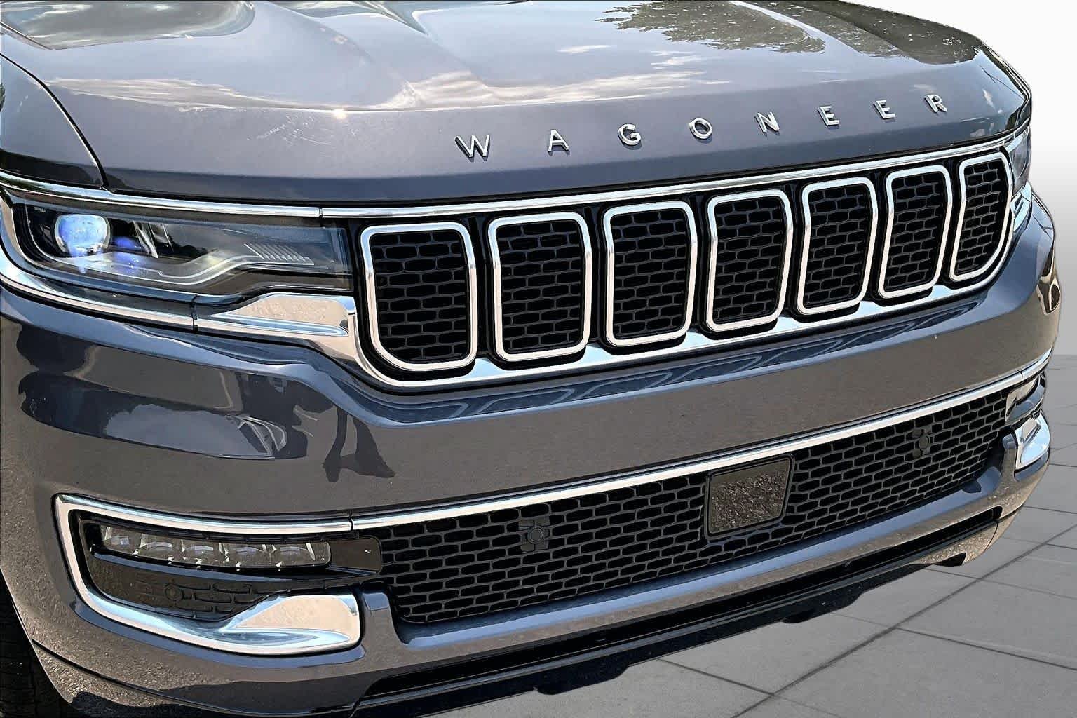 Used 2025 Baltic Gray Metallic Clearcoat Jeep  image 33
