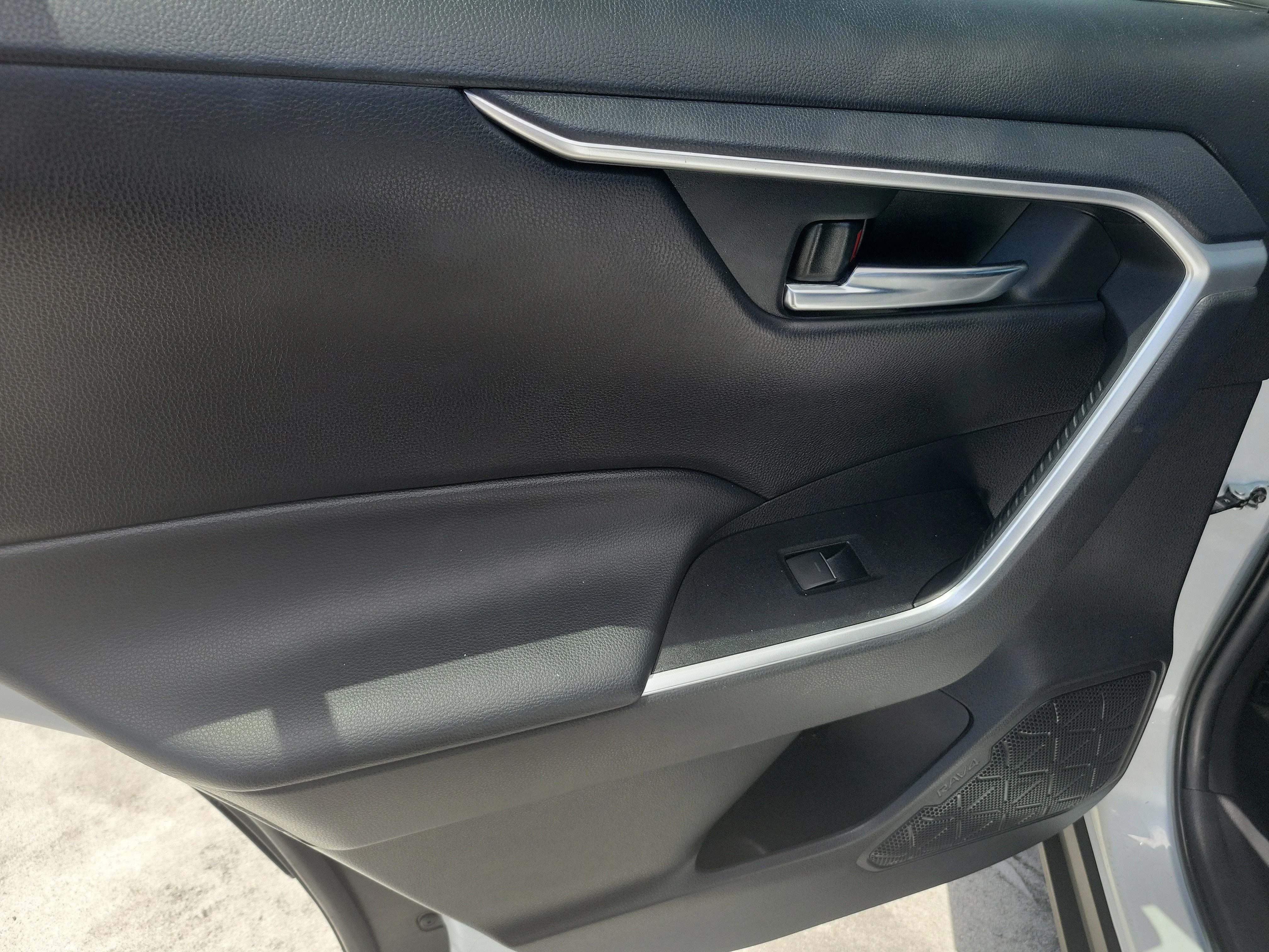Used 2023 Pearl Toyota SE image 11