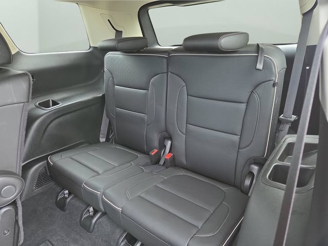 Used 2023 White Frost Tricoat GMC Denali image 37