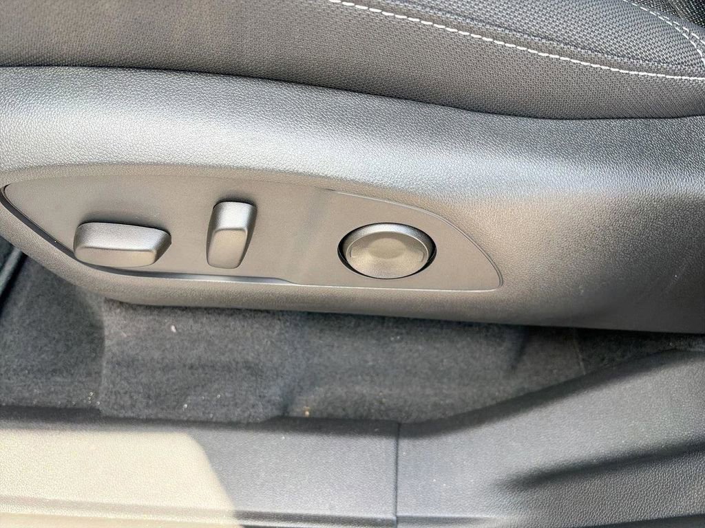 2026 Chevrolet Traverse LT - Photo 16