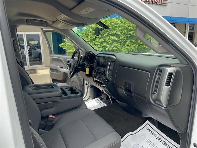 Used 2017 SUMMIT WHITE Chevrolet LT image 24