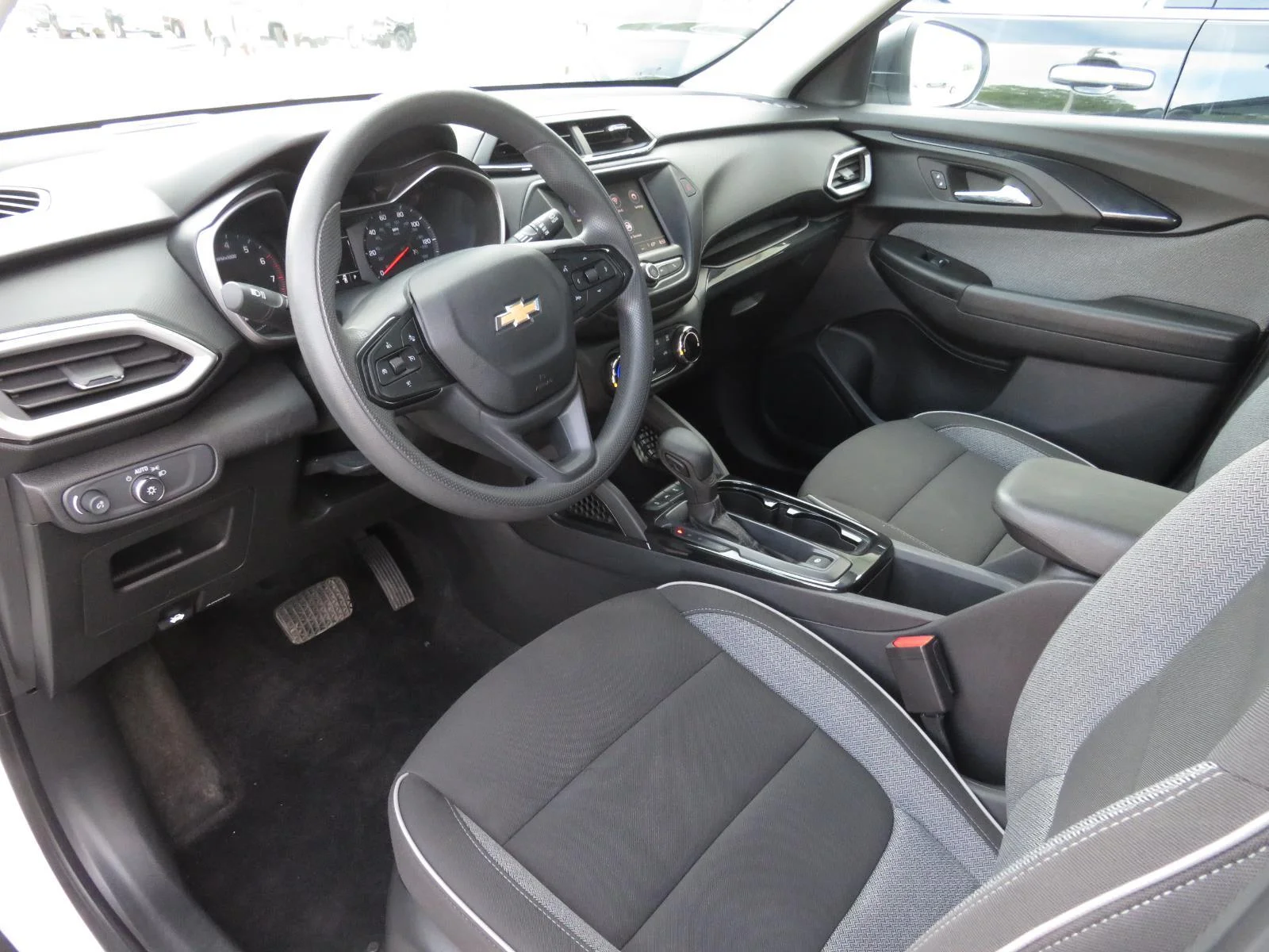 Used 2023 Summit White Chevrolet LS image 24