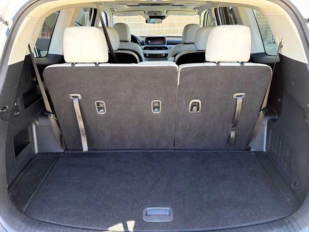 Used 2022 White Kia S image 28