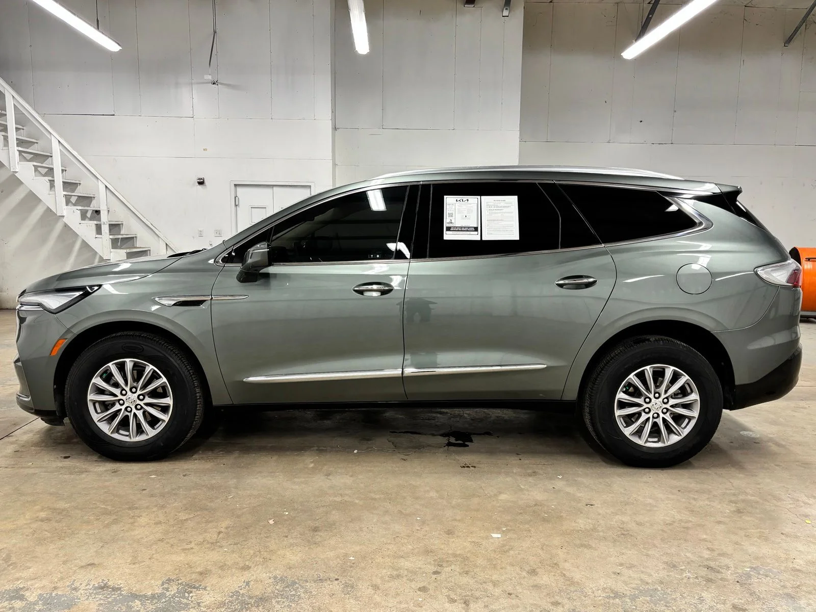 Used 2023 Green Buick Essence image 4