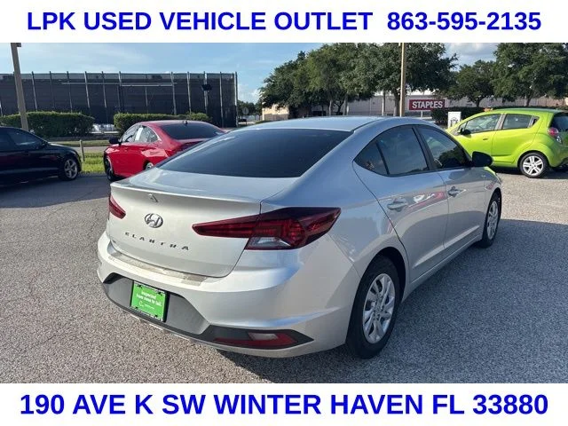 Used 2019 Silver Hyundai SE image 3