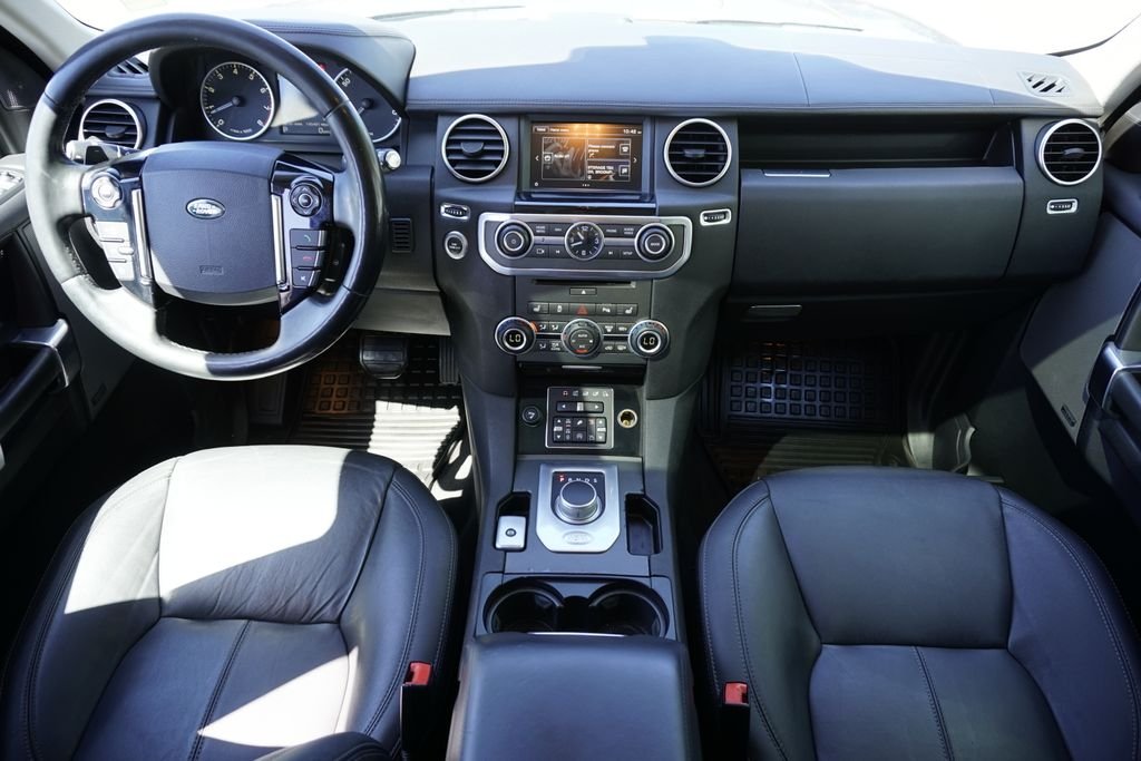 Used 2016 Gray Land Rover HSE image 9