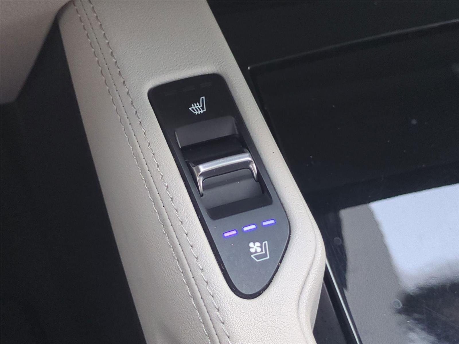 Used 2022 Glacial White Pearl Kia SX image 46