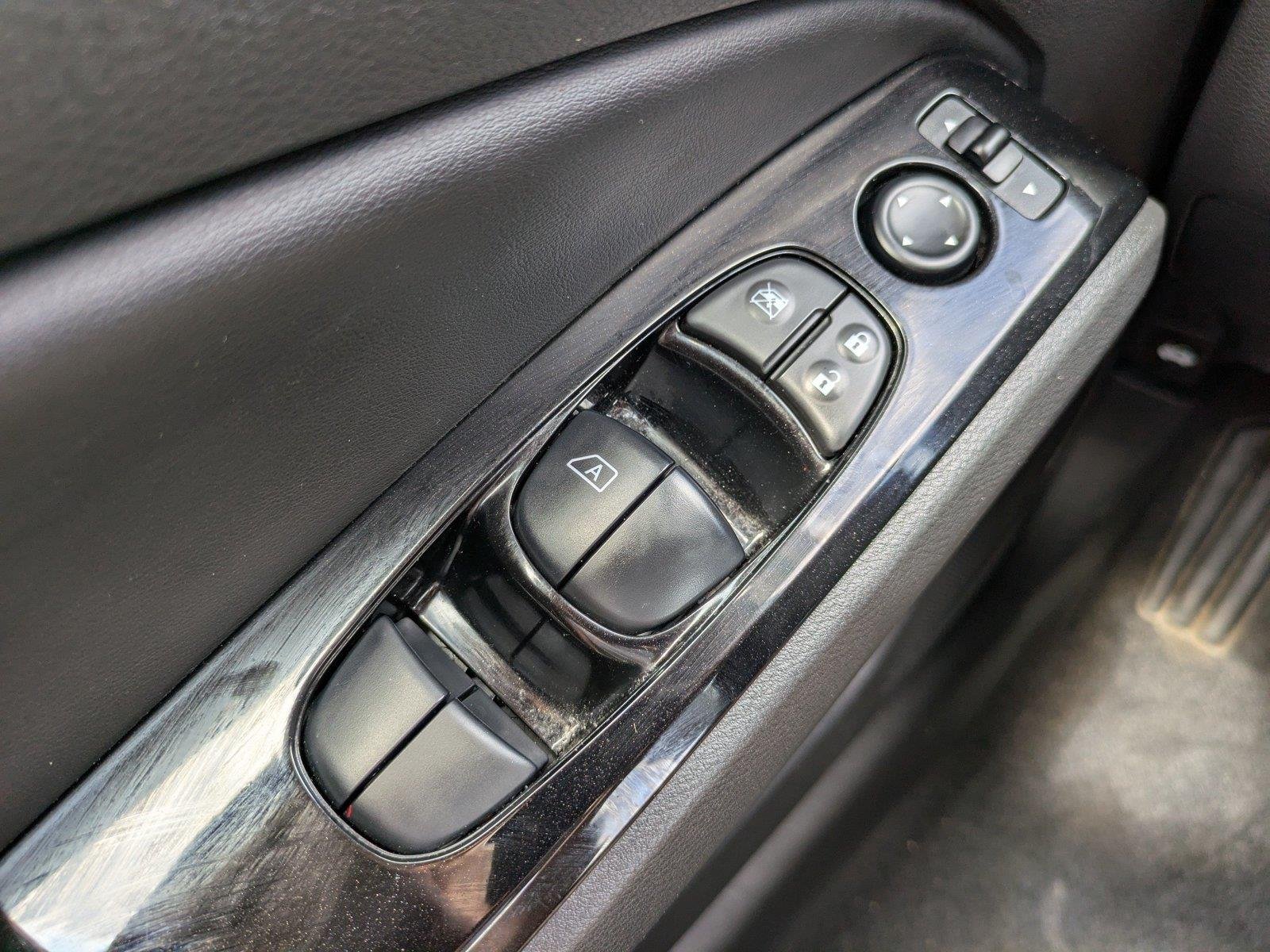 Used 2023 Brilliant Silver Metallic Nissan 2.5 SV image 21