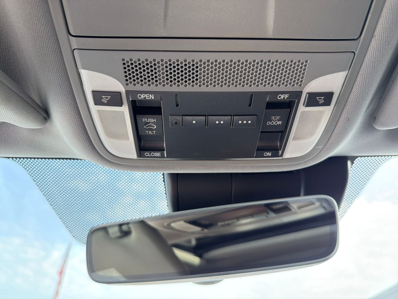 Used 2020 Majestic Black Pearl Acura 2.4L image 24