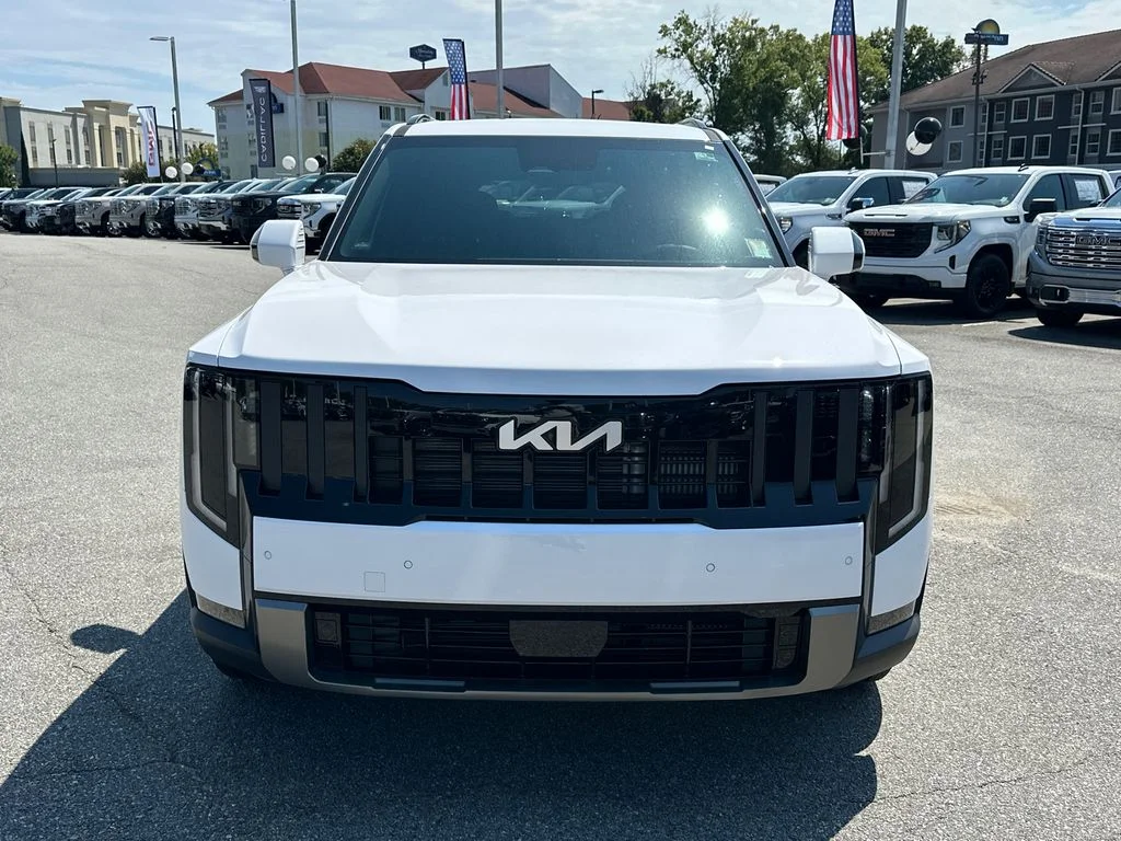 New 2027 White Kia S image 2