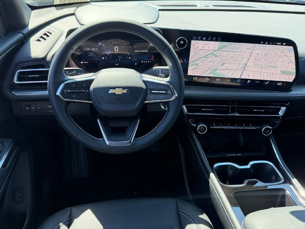 New 2027 Mosaic Black Metallic Chevrolet LT image 12