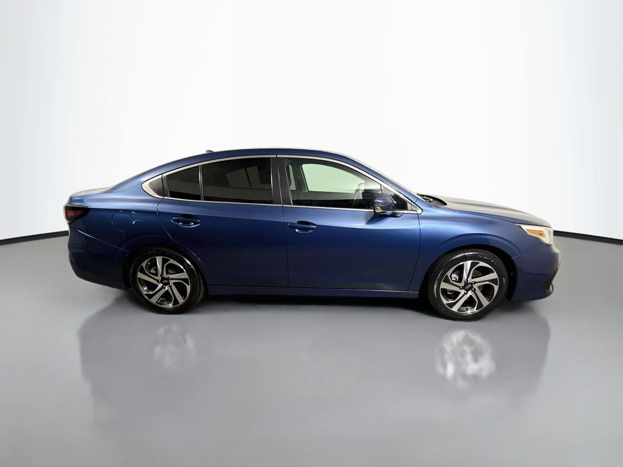 Used 2021 Abyss Blue Pearl Subaru Limited image 8