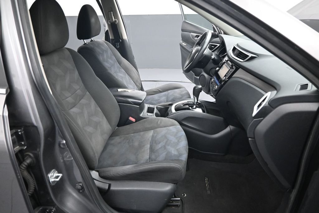 Used 2015 Gray Nissan SV image 26
