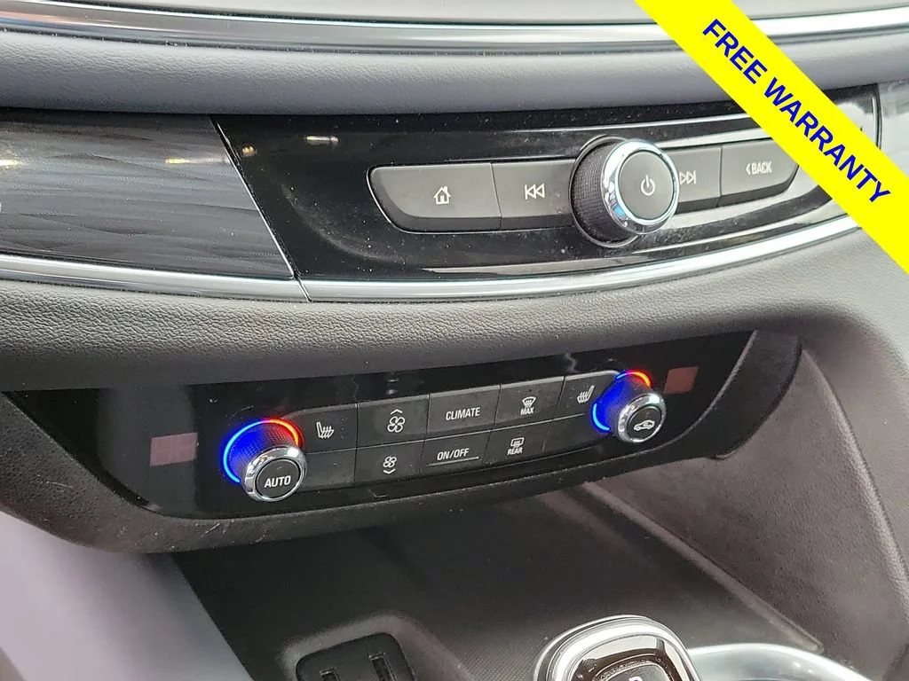 2018 Buick Enclave Essence - Photo 16