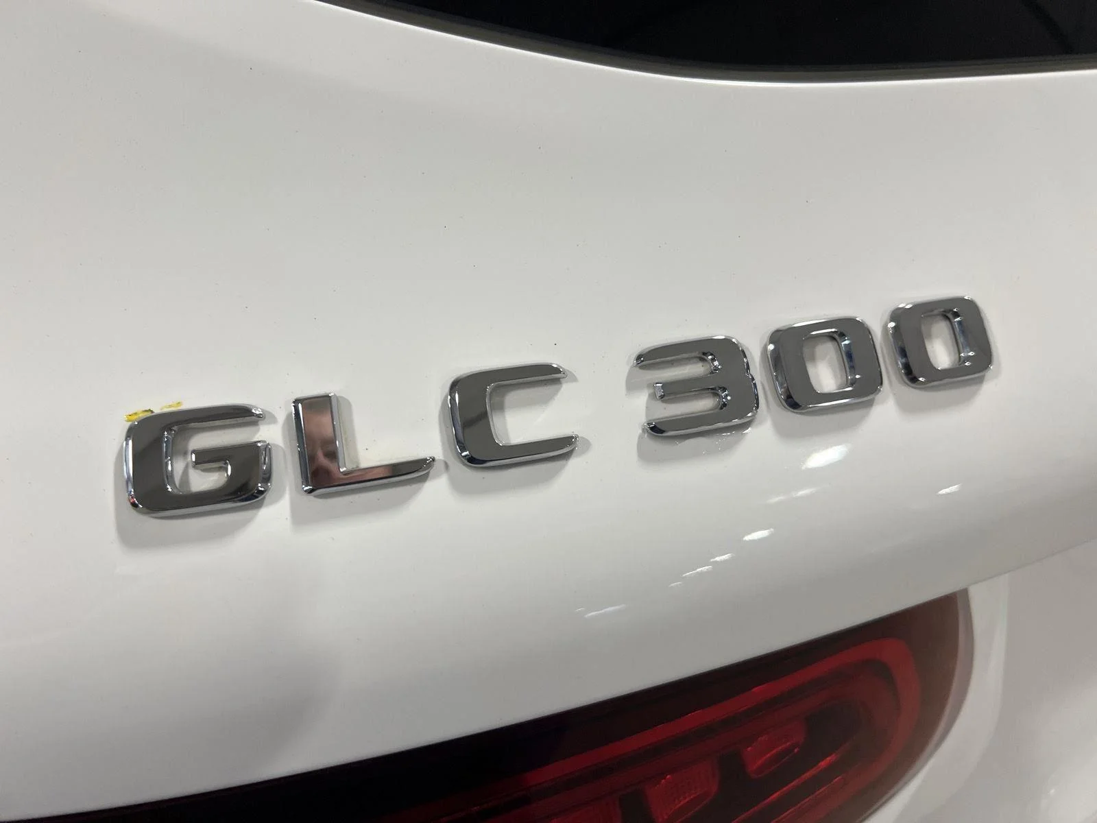 Used 2021 Polar White Mercedes-Benz GLC 300 image 33