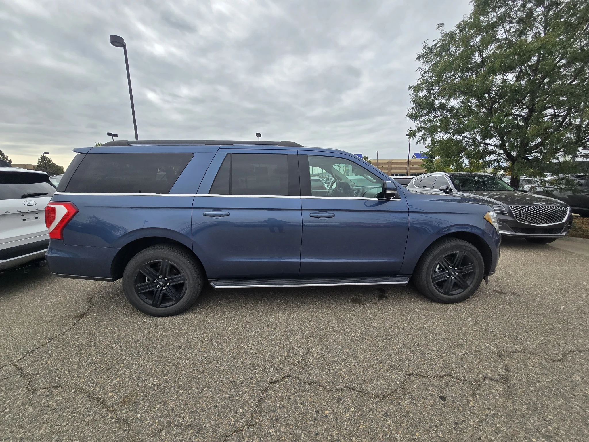 Used 2020 Blue Metallic Ford XLT image 18