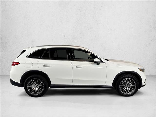 New 2026 Polar White Mercedes-Benz GLC 300 image 34