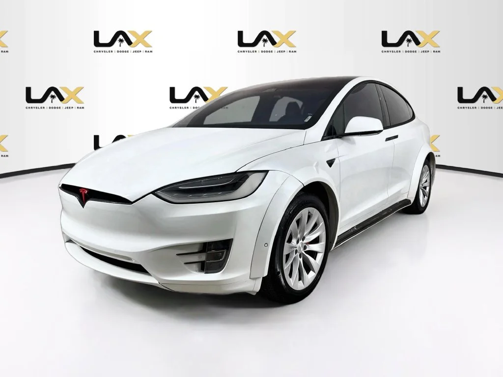 Used 2020 White Tesla Long Range image 3