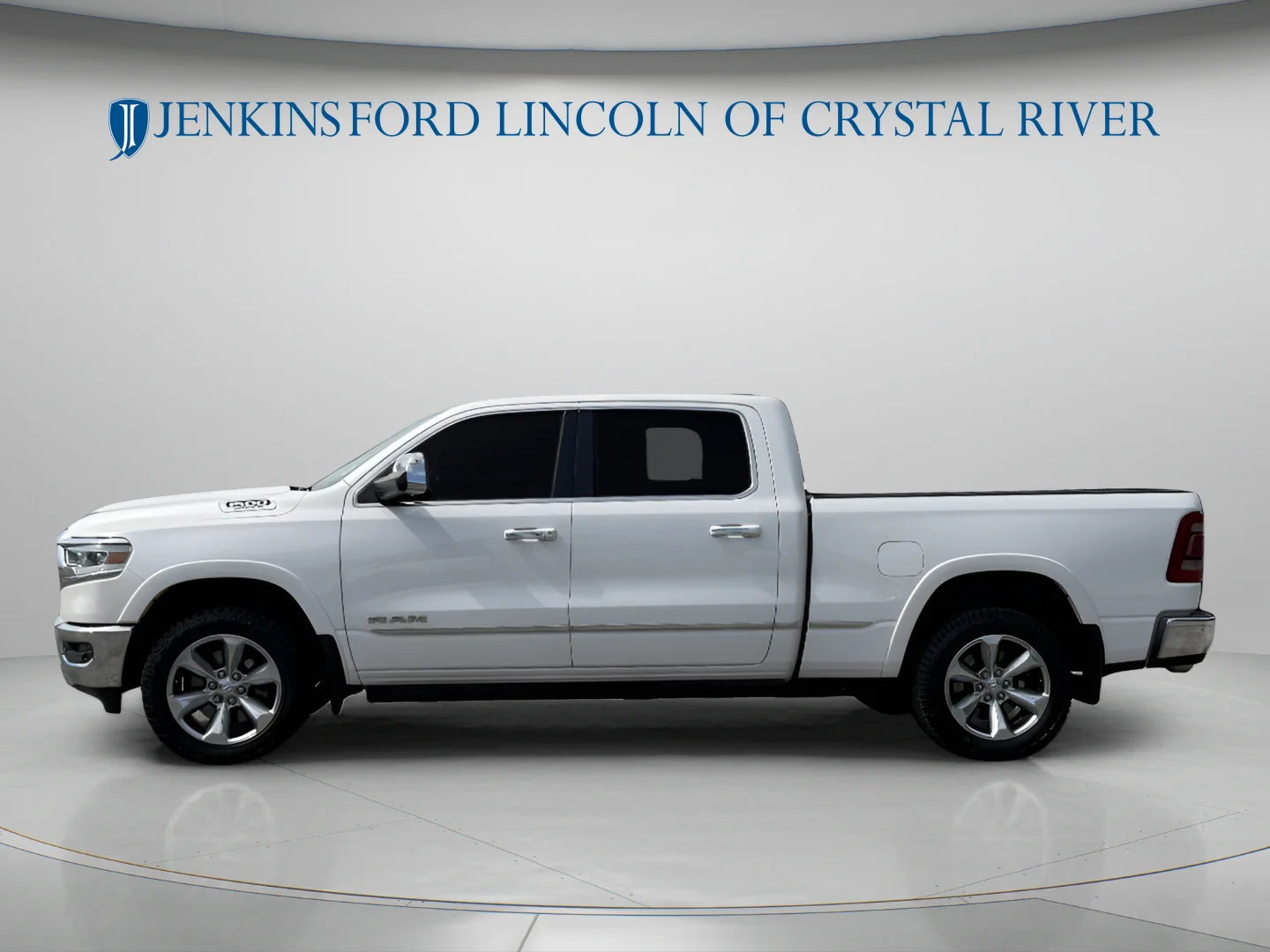 Used 2019 Ivory White Tri-Coat Pearlcoat Ram Limited image 6
