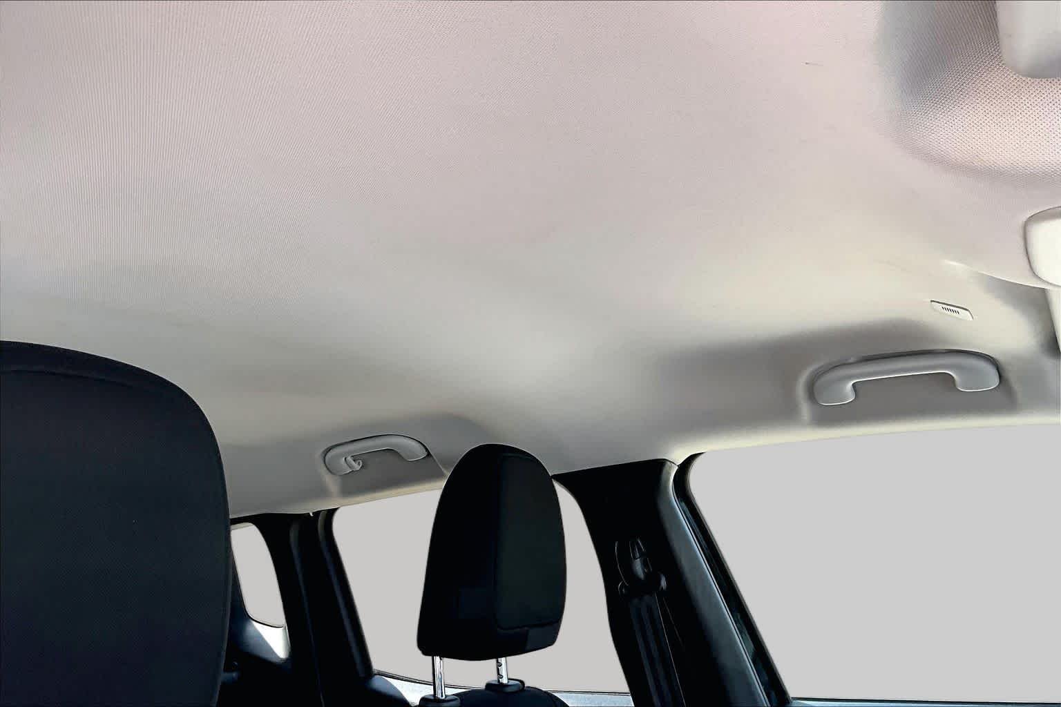 Used 2020 Black Clearcoat Jeep Altitude image 13