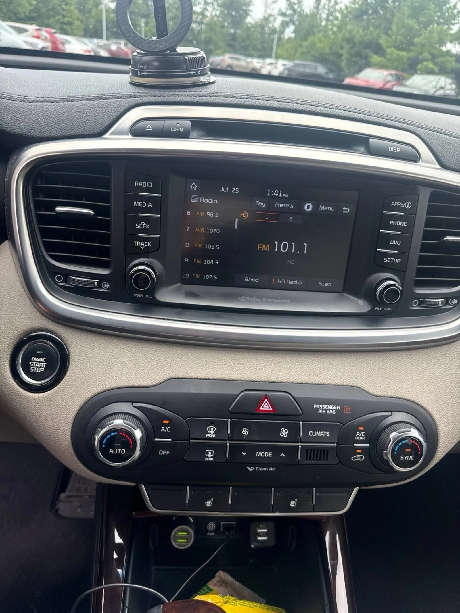Used 2018 Polished Walnut Kia EX V6 image 4