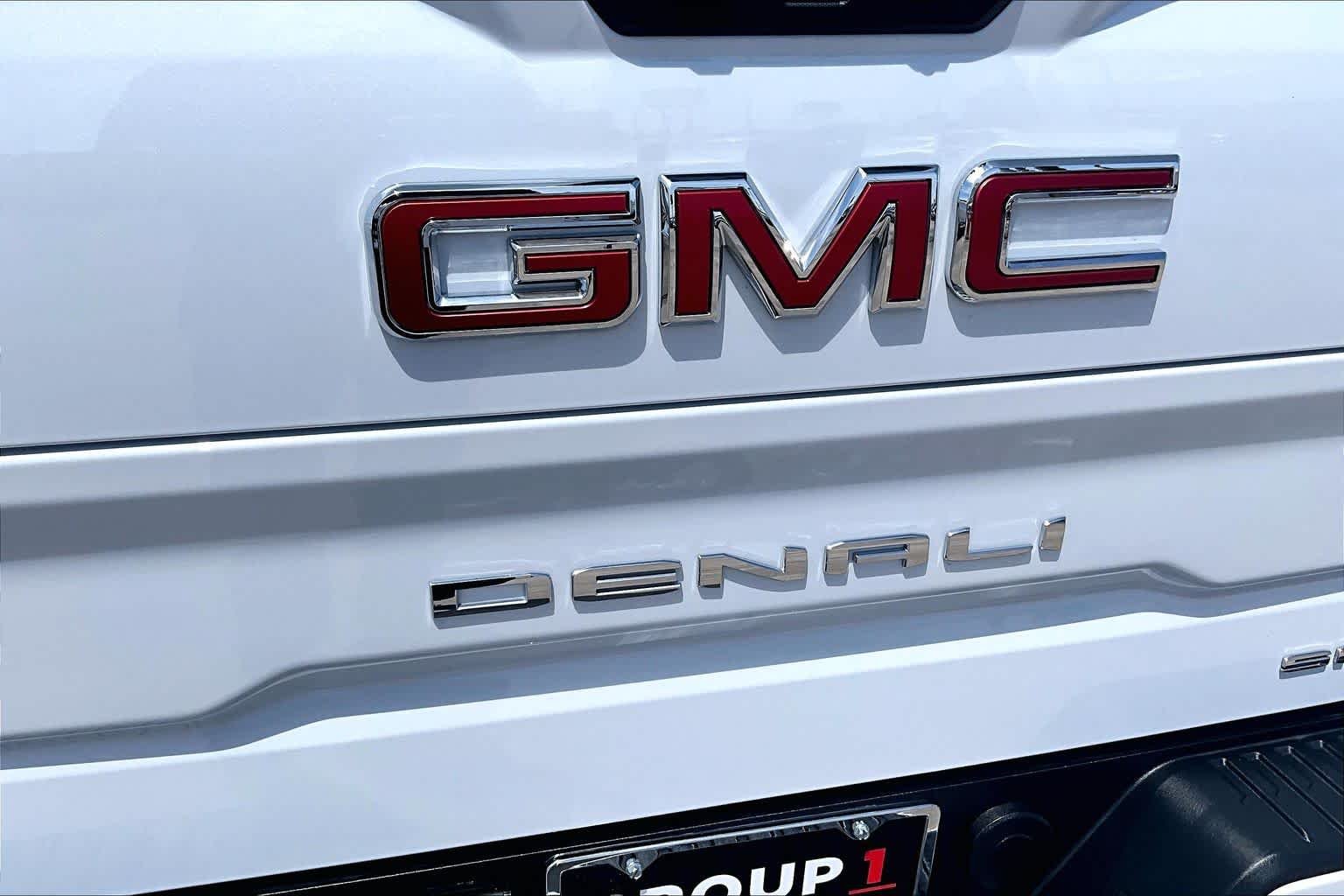 Used 2026 Glacier White Tricoat GMC Denali image 31