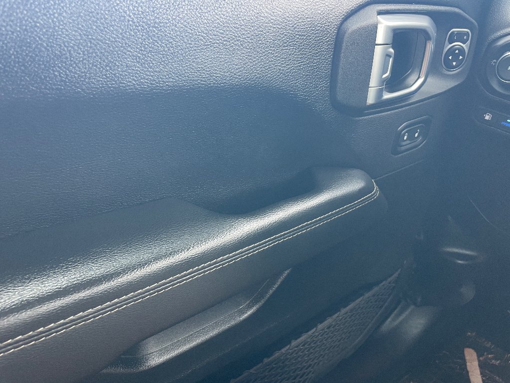Used 2023 Black Clearcoat Jeep Sahara image 13