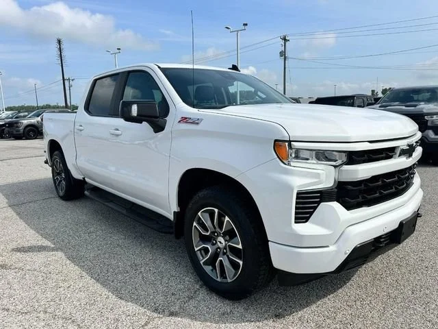 Used 2024 Summit White Chevrolet RST image 8