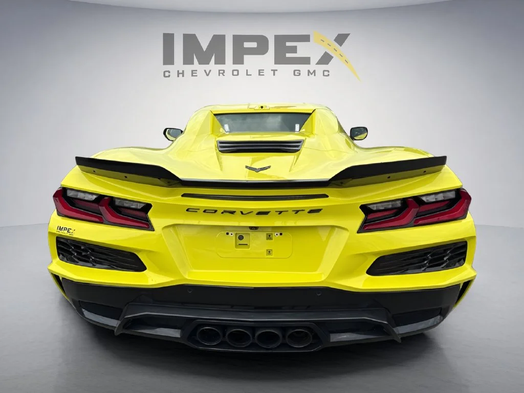 Used 2024 Yellow Chevrolet Z06 image 4
